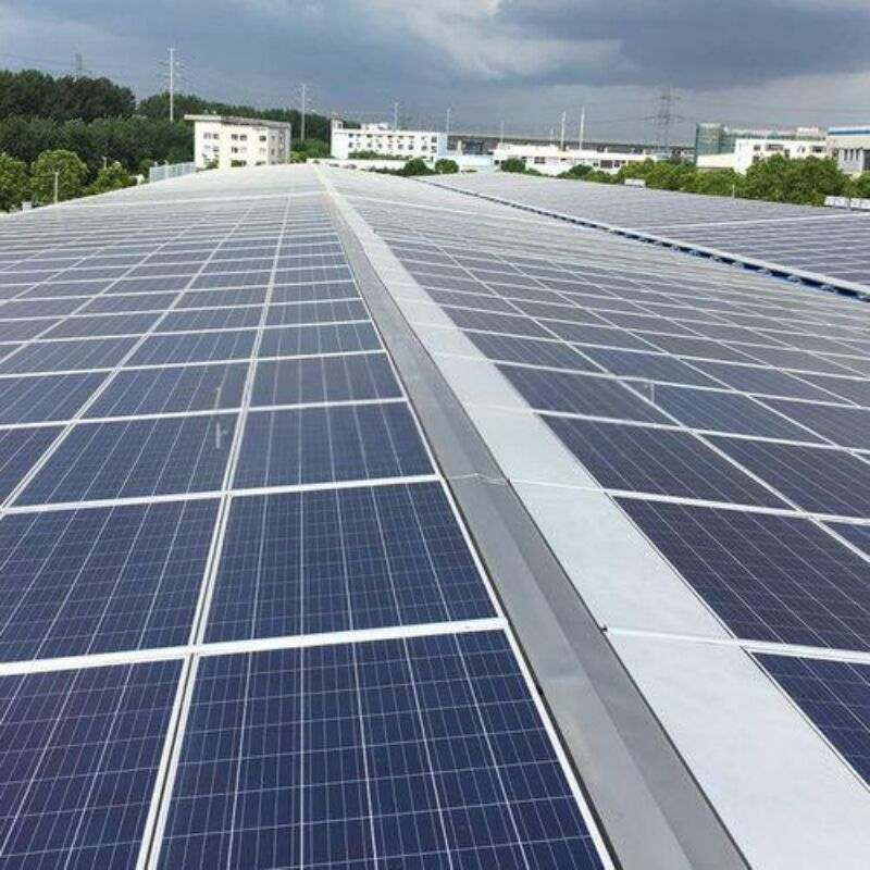 Solução de Montagem para Telhado Plano de Alta Densidade: Layout Multi-Linha Compacto para Máxima Utilização do Espaço