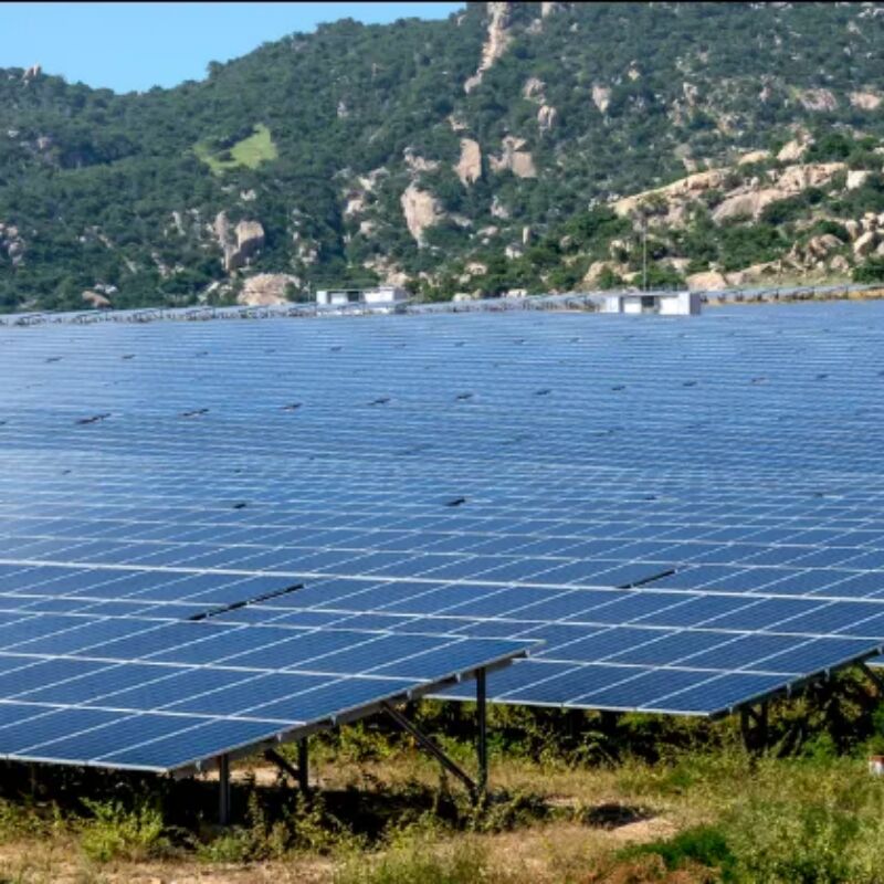 Suportes de montagem solar em solo que proporcionam um sistema de montagem com inclinação ajustável e forte resistência às cargas ambientais