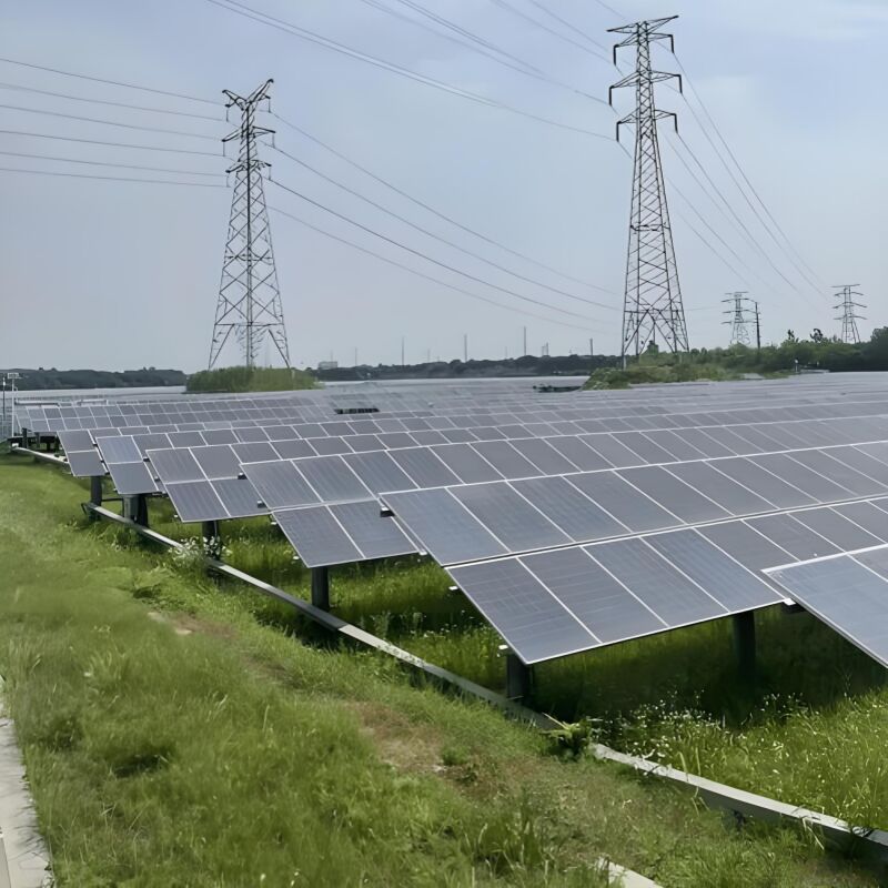 Sistema de montagem flexível e ajustável com design patenteado para instalação segura e solar