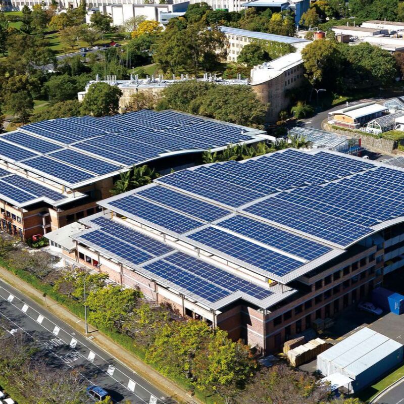 Suportes de montagem de telhados de painéis solares compatíveis com telhados de chapa metálica ondulada, oferecendo instalação e longa vida útil